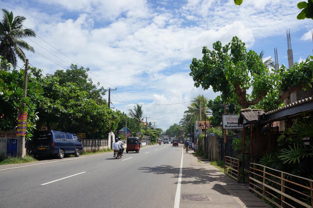 Tandem Guesthouse Hikkaduwa Esterno foto