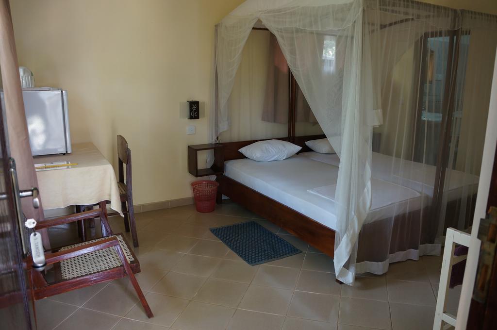 Tandem Guesthouse Hikkaduwa Esterno foto