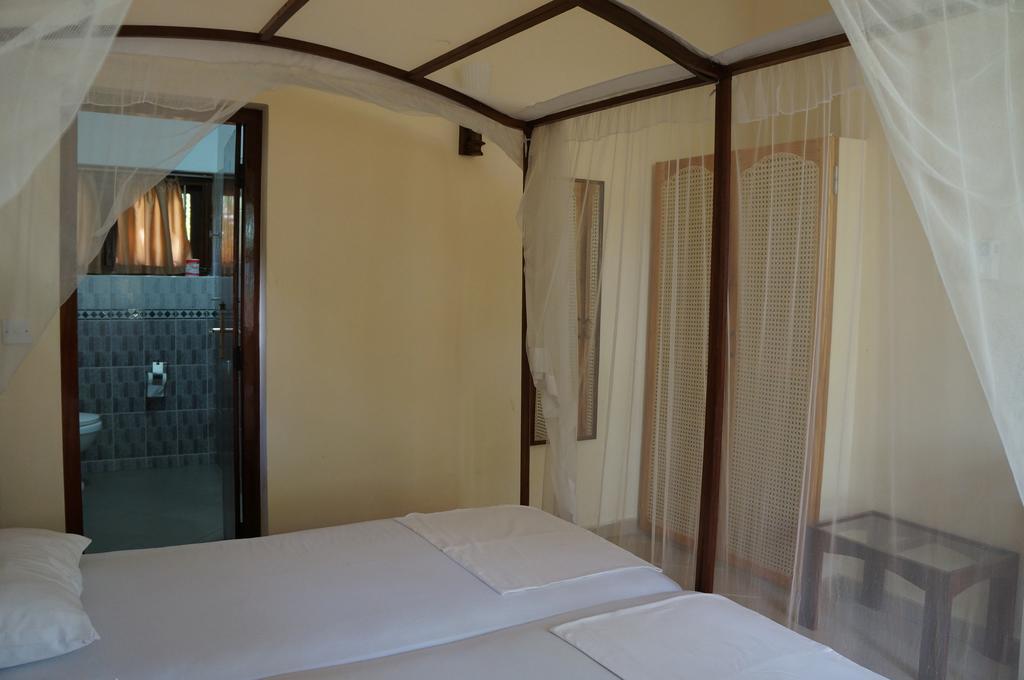 Tandem Guesthouse Hikkaduwa Esterno foto