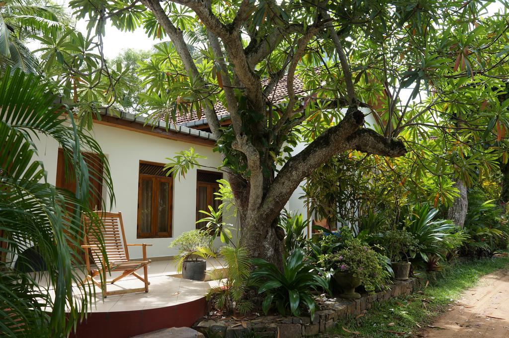 Tandem Guesthouse Hikkaduwa Esterno foto