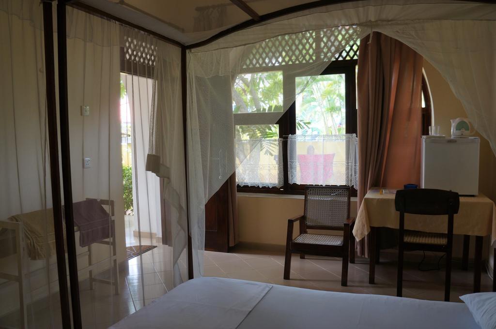 Tandem Guesthouse Hikkaduwa Esterno foto
