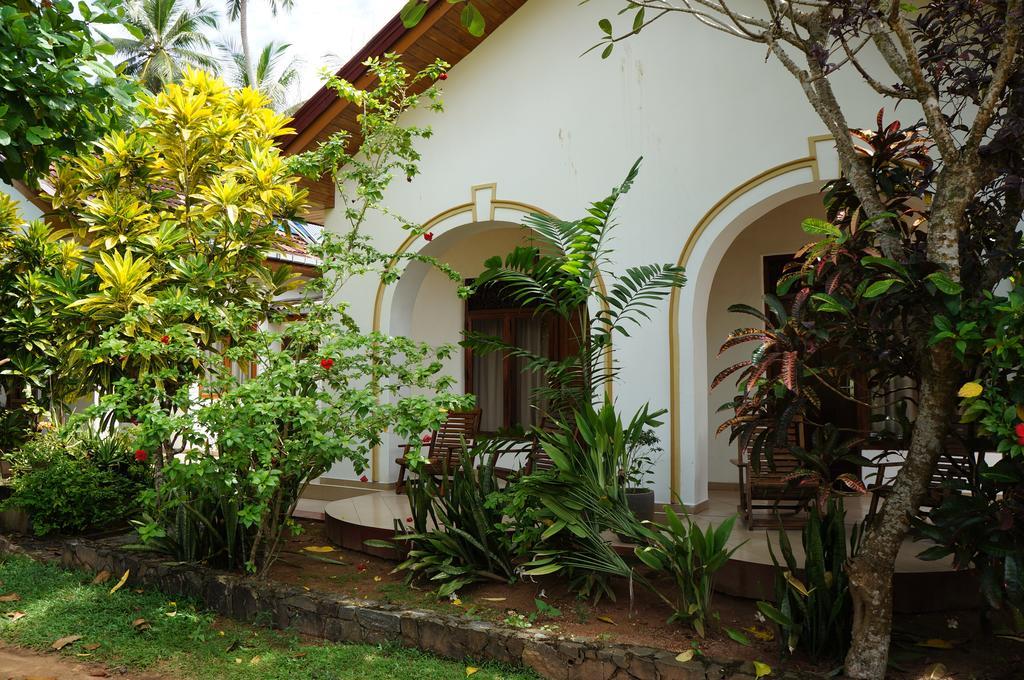 Tandem Guesthouse Hikkaduwa Esterno foto