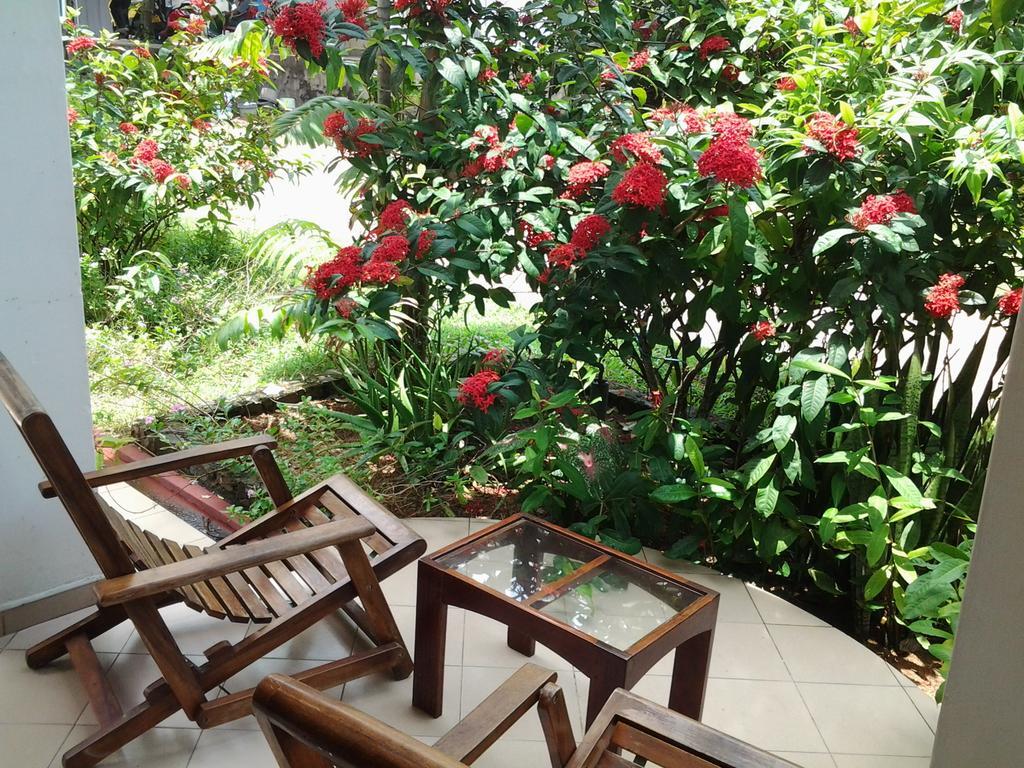 Tandem Guesthouse Hikkaduwa Esterno foto