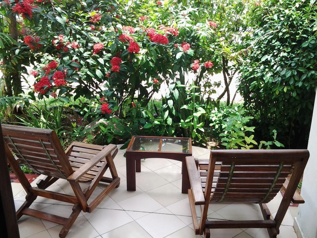 Tandem Guesthouse Hikkaduwa Esterno foto