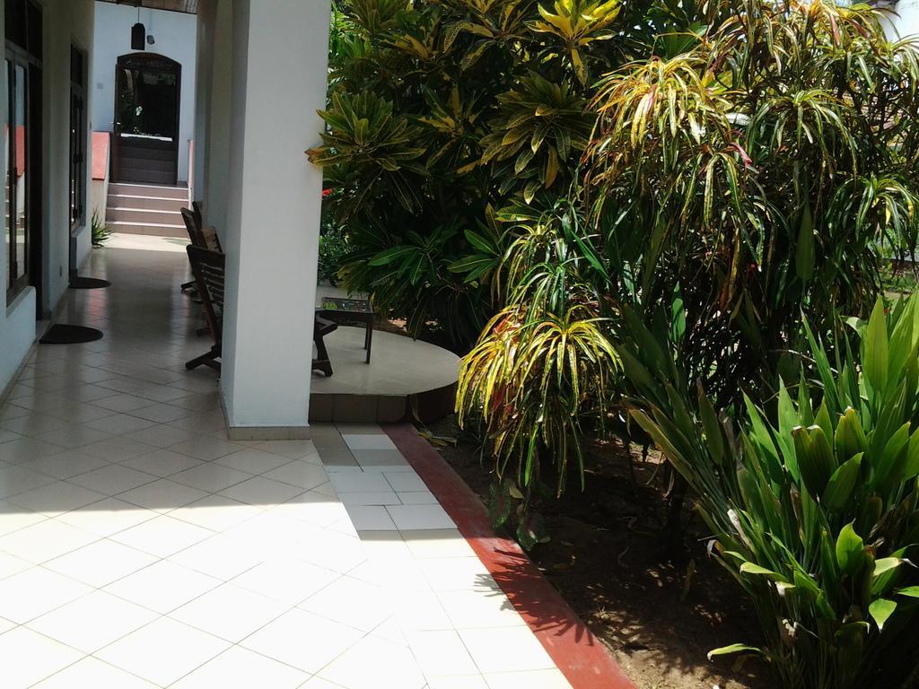Tandem Guesthouse Hikkaduwa Esterno foto