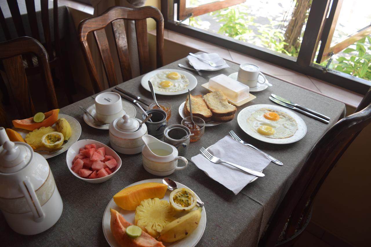 Tandem Guesthouse Hikkaduwa Esterno foto